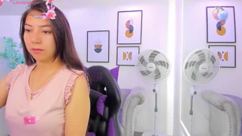 Snapshot of ema_louisx chatting on 3, 2, 2025 Ema louisx online show from 3, 2, 2025