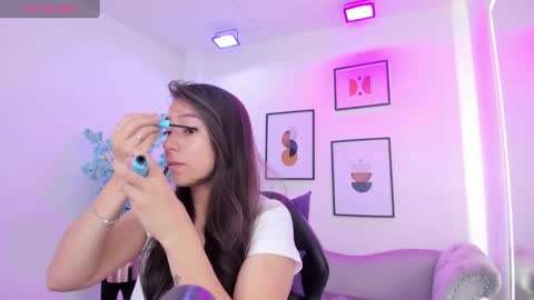 Snapshot of ema_louisx chatting on 24, 2, 2025 Ema louisx online show from 24, 2, 2025