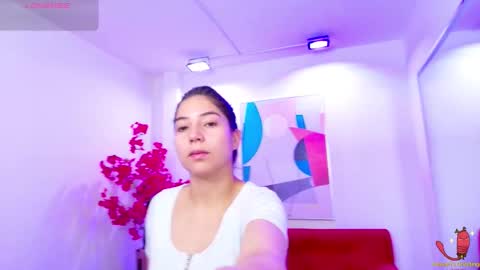 Snapshot of ema_louisx chatting on 18, 9, 2025 Ema louisx online show from 18, 9, 2025