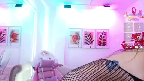 Ema louisx  online show from 4, 4, 2026