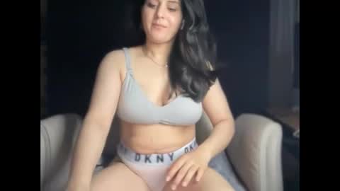 Snapshot of ema_lov3 chatting on 27, 11, 2025 Ema Love online show from 27, 11, 2025