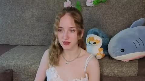 Snapshot of emacalim_ chatting on 18, 5, 2026 Emma online show from 18, 5, 2026
