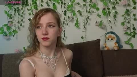 Snapshot of emacalim_ chatting on 19, 5, 2026 Emma online show from 19, 5, 2026