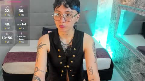 emahills__axelrose online show from 20, 10, 2025