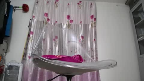 Snapshot of emailisa chatting on 4, 12, 2025 emailisa online show from 4, 12, 2025