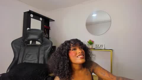 Snapshot of emattaylor chatting on 30, 11, 2025 . online show from 30, 11, 2025