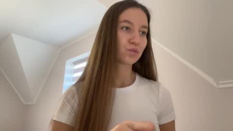 Snapshot of emberfamn chatting on 13, 11, 2025 Alina online show from 13, 11, 2025