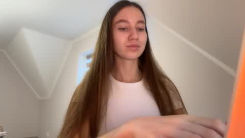 Snapshot of emberfamn chatting on 14, 12, 2025 Alina online show from 14, 12, 2025