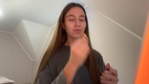 Snapshot of emberfamn chatting on 21, 12, 2025 Alina online show from 21, 12, 2025