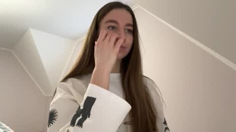 Snapshot of emberfamn chatting on 6, 1, 2026 Alina online show from 6, 1, 2026