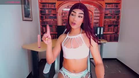 Snapshot of emeli_roushot chatting on 12, 2, 2025 Emeli online show from 12, 2, 2025