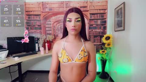 Snapshot of emeli_roushot chatting on 16, 9, 2025 Emeli online show from 16, 9, 2025