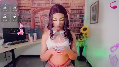 Snapshot of emeli_roushot chatting on 27, 9, 2025 Emeli online show from 27, 9, 2025