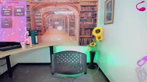 Snapshot of emeli_roushot chatting on 17, 10, 2025 Emeli online show from 17, 10, 2025