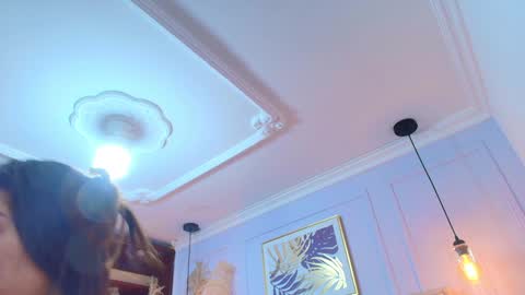Snapshot of emelie_ch_ chatting on 10, 1, 2025 Emily online show from 10, 1, 2025