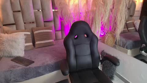 Snapshot of emelie_ch_ chatting on 15, 1, 2025 Emily online show from 15, 1, 2025