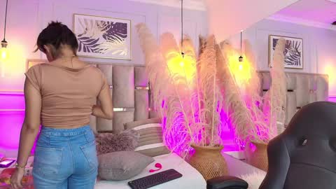 Snapshot of emelie_ch_ chatting on 21, 1, 2025 Emily online show from 21, 1, 2025