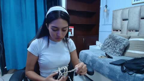 Snapshot of emelie_ch_ chatting on 21, 1, 2025 Emily online show from 21, 1, 2025