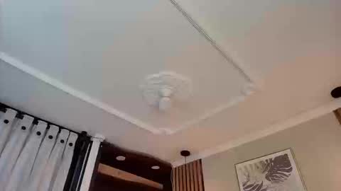 Snapshot of emelie_ch_ chatting on 22, 9, 2025 Emily online show from 22, 9, 2025