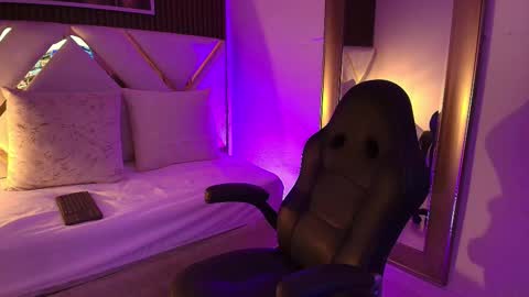 Emily  online show from 16, 1, 2026