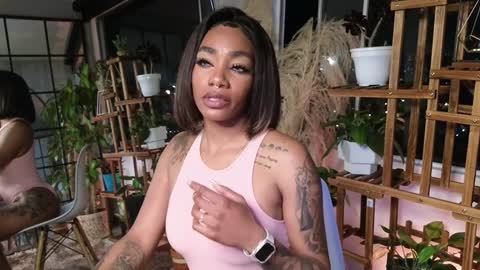 anyelii  online show from 12, 12, 2024