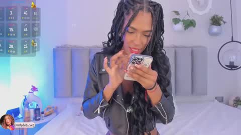 Snapshot of emely_deluxe chatting on 22, 9, 2025 Emely online show from 22, 9, 2025