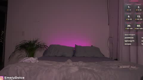 Snapshot of emely_dolce chatting on 16, 12, 2024 ana online show from 16, 12, 2024