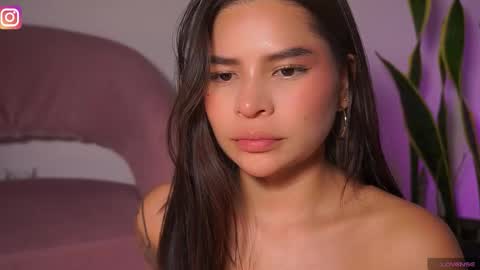 Snapshot of emely_dolce chatting on 13, 9, 2025 ana online show from 13, 9, 2025