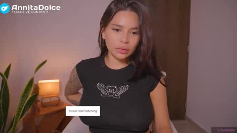 Snapshot of emely_dolce chatting on 21, 9, 2025 ana online show from 21, 9, 2025
