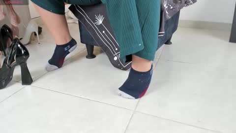 Snapshot of emely_garcia chatting on 1, 11, 2025 Emely online show from 1, 11, 2025