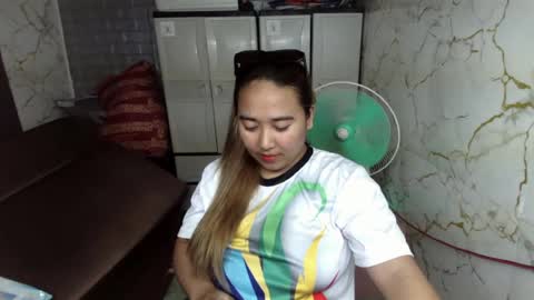Snapshot of emely_slutxxx chatting on 9, 7, 2026 Emely online show from 9, 7, 2026