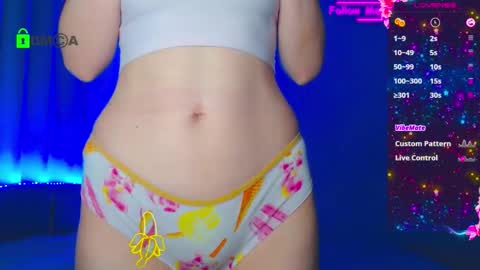 Snapshot of emelycrystal chatting on 6, 11, 2025 Emely online show from 6, 11, 2025