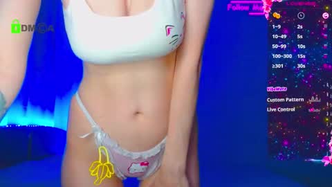 Snapshot of emelycrystal chatting on 18, 11, 2025 Emely online show from 18, 11, 2025