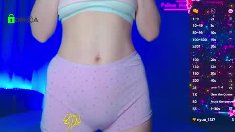 Snapshot of emelycrystal chatting on 19, 11, 2025 Emely online show from 19, 11, 2025