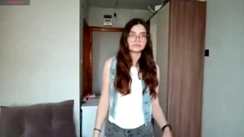 Snapshot of emelysimonson chatting on 11, 10, 2025 Stacy online show from 11, 10, 2025