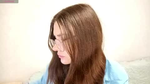 Snapshot of emelysimonson chatting on 12, 10, 2025 Stacy online show from 12, 10, 2025