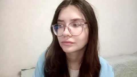 Snapshot of emelysimonson chatting on 14, 10, 2025 Stacy online show from 14, 10, 2025