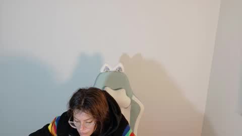 Snapshot of emerald_sparkles chatting on 3, 11, 2025 sabrina online show from 3, 11, 2025