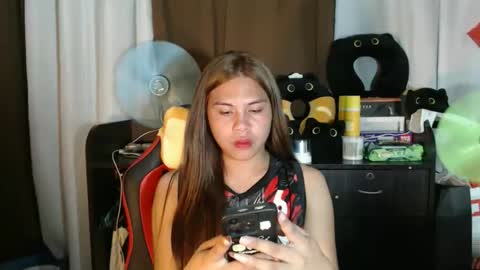 Chelle  dont forget to folloe me and thumps up online show from 23, 11, 2025