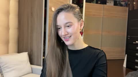 Snapshot of emi__ly chatting on 2, 12, 2025 emi__ly online show from 2, 12, 2025