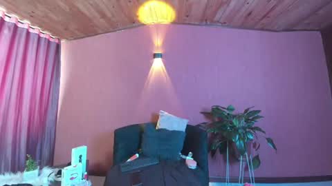 Emilia Gomez online show from 19, 7, 2026