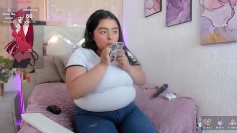 Snapshot of emiiily_brownn chatting on 8, 9, 2025 Emily online show from 8, 9, 2025