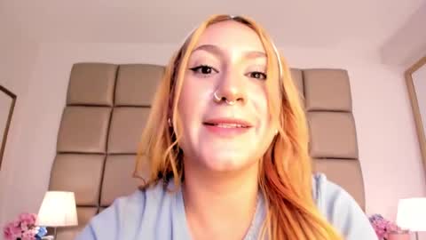 Snapshot of emiily_roberts1 chatting on 22, 1, 2025 EMILY ROBERTS online show from 22, 1, 2025