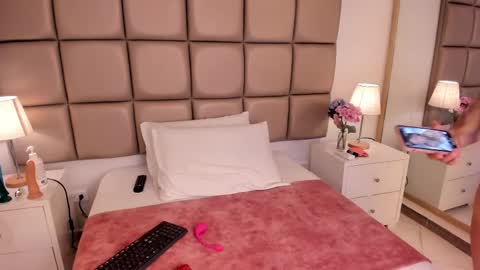 Snapshot of emiily_roberts1 chatting on 15, 2, 2025 EMILY ROBERTS online show from 15, 2, 2025