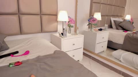 Snapshot of emiily_roberts1 chatting on 5, 3, 2025 EMILY ROBERTS online show from 5, 3, 2025