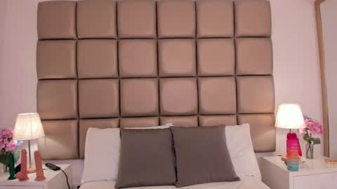 Snapshot of emiily_roberts1 chatting on 6, 3, 2025 EMILY ROBERTS online show from 6, 3, 2025