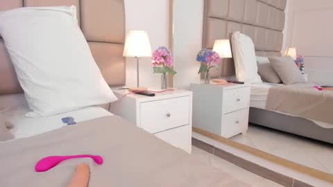 Snapshot of emiily_roberts1 chatting on 7, 3, 2025 EMILY ROBERTS online show from 7, 3, 2025