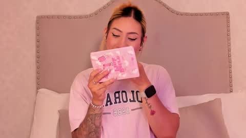 Snapshot of emiily_roberts1 chatting on 18, 9, 2025 EMILY ROBERTS online show from 18, 9, 2025