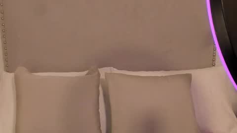 Snapshot of emiily_roberts1 chatting on 10, 11, 2025 EMILY ROBERTS online show from 10, 11, 2025