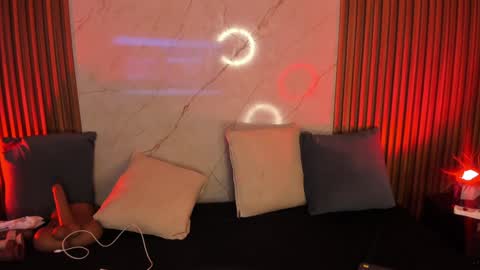   online show from 30, 1, 2025